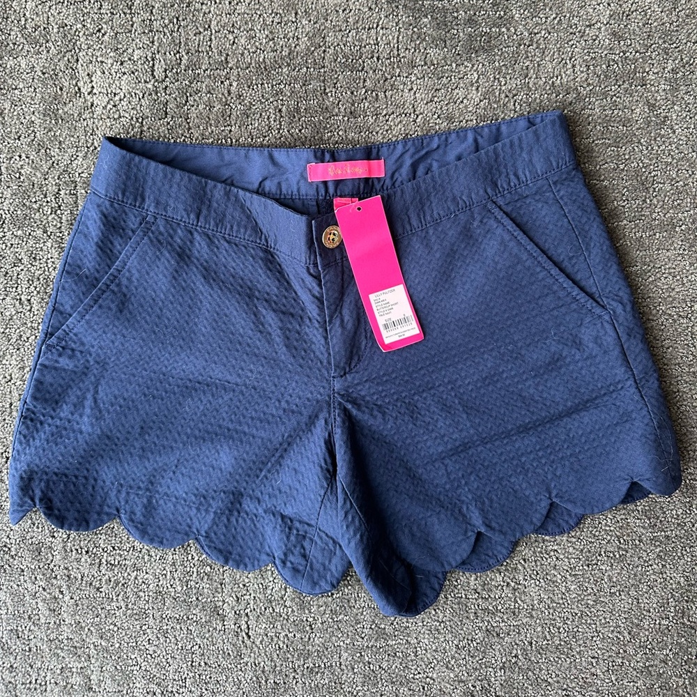 Lilly Pulitzer true  navy blue buttercup short